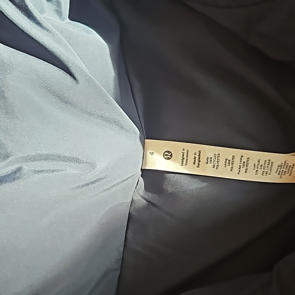 lululemon Women's Casual Wunder Puff 600-Down-Fill Jacket - Picture 2 of 3